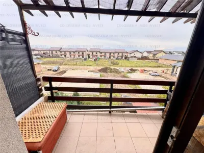 Apartament 3 camere, decomandat - Sanpetru, complex Roca Village - foto 10