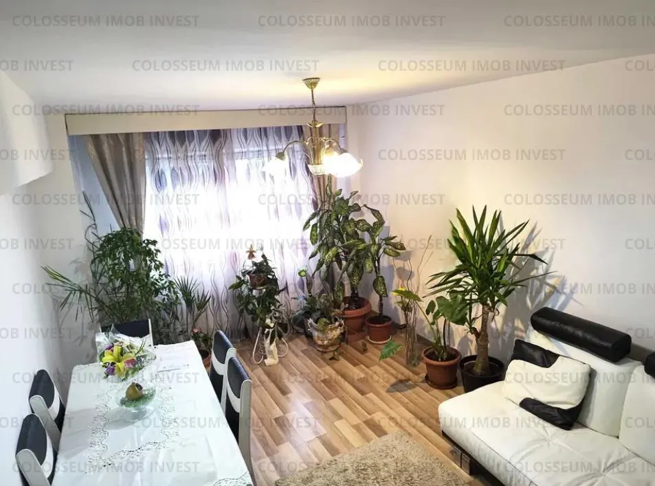Apartament 5 camere, decomandat - zona Tractorul - foto 1