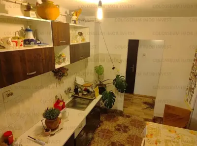 Apartament 5 camere, decomandat - zona Tractorul - foto 2