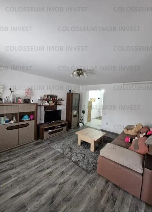 Apartament 2 camere, semidecomandat - zona Tractorul - foto 3