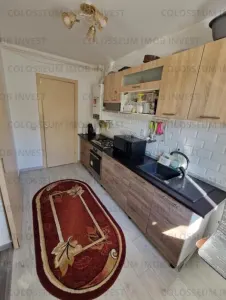 Apartament 2 camere, semidecomandat - zona Tractorul - foto 7