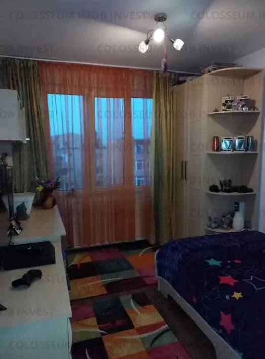Apartament 4 camere, semidecomandat - zona Tractorul - foto 3
