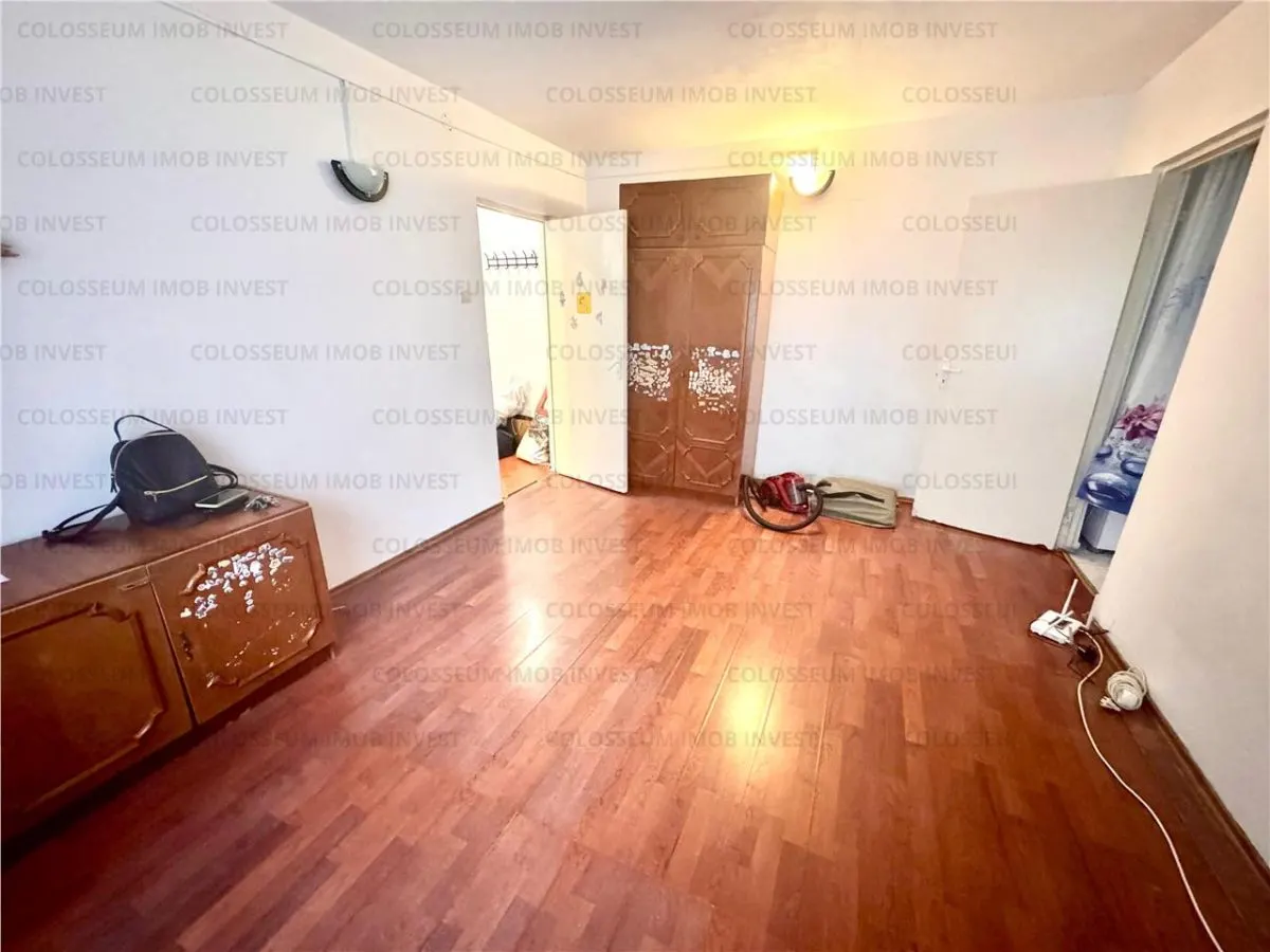 Apartament 3 camere, semidecomandat - zona Astra - foto 4