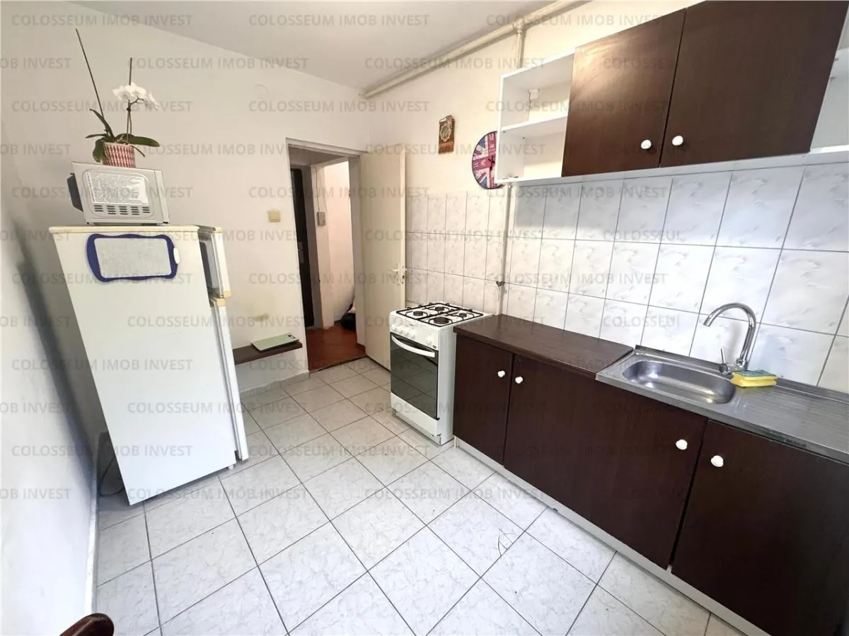 Apartament 3 camere, semidecomandat - zona Astra - foto 9