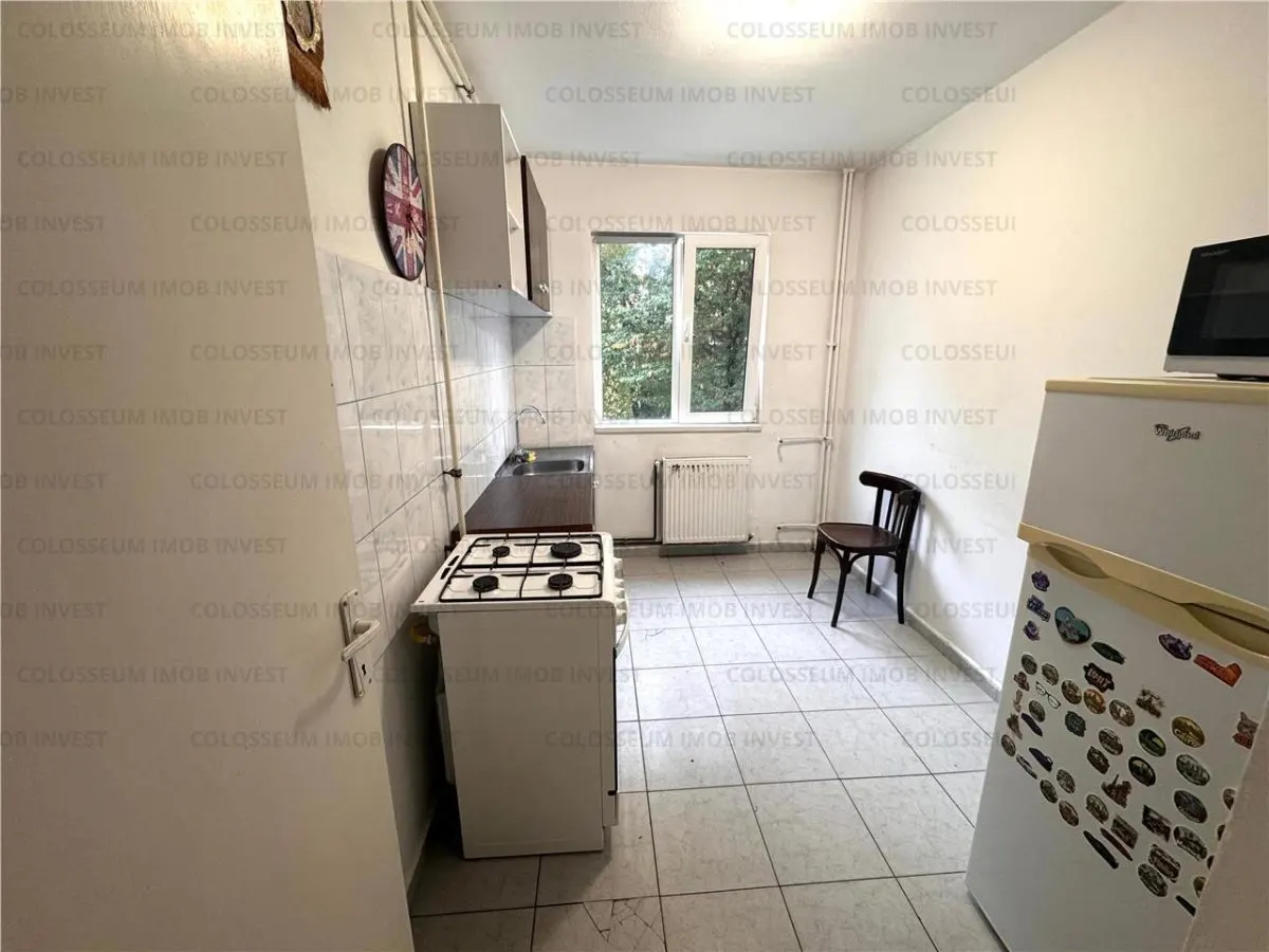 Apartament 3 camere, semidecomandat - zona Astra - foto 10