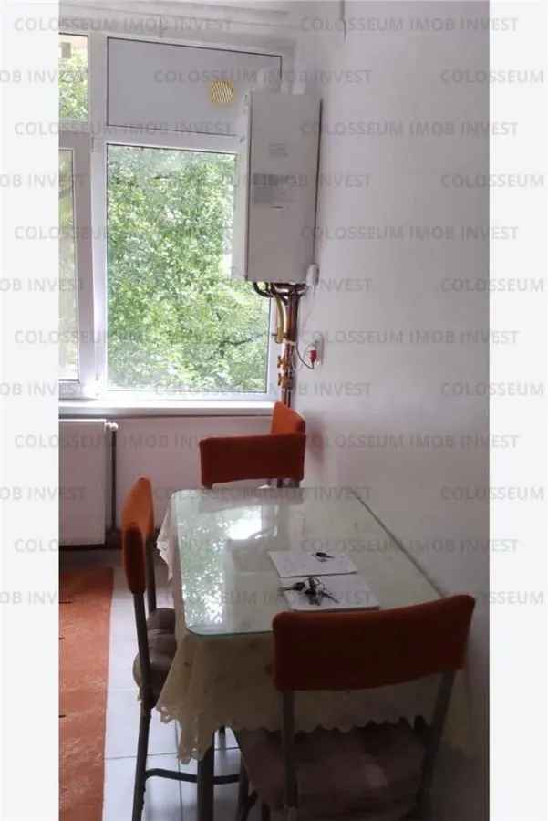 Camera de camin, cu baie si bucatarie - zona Tractorul - foto 3