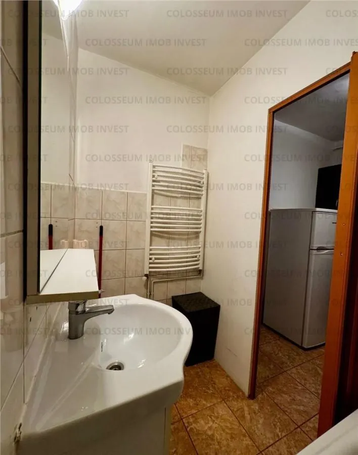 Camera de camin cu baie si bucatarie - zona Noua - foto 5