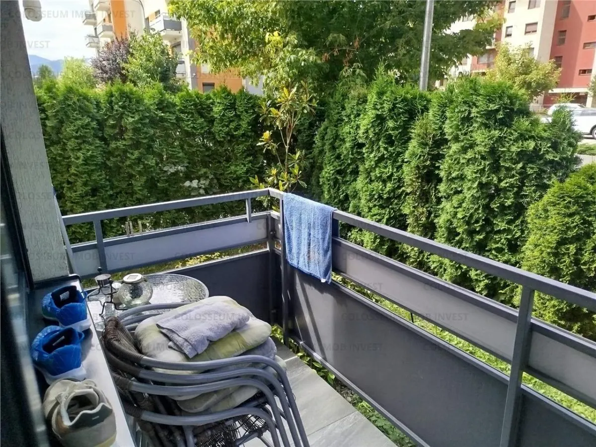 Apartament 3 camere, 2 bai - zona Tractorul - foto 13