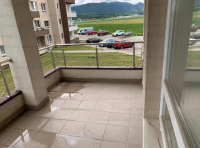 Apartament 3 camere, decomandat - zona Ghimbav - foto 8
