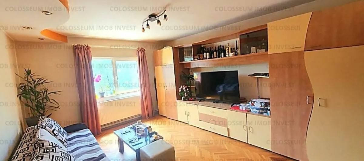Apartament 4 camere, decomandat - zona Tractorul - foto 2