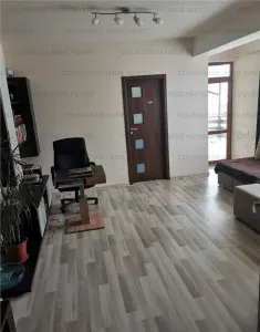 Apartament 3 camere, decomandat - zona Tractorul - foto 1
