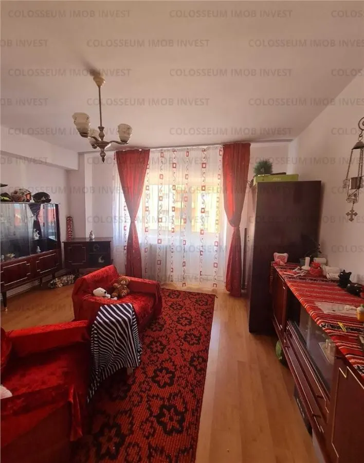 Apartament 3 camere, decomandat - zona Racadau - foto 1