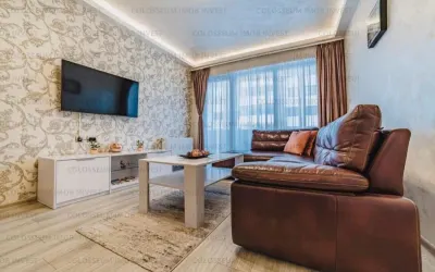 Apartament 2 camere, decomandat - zona Tractorul - foto 2