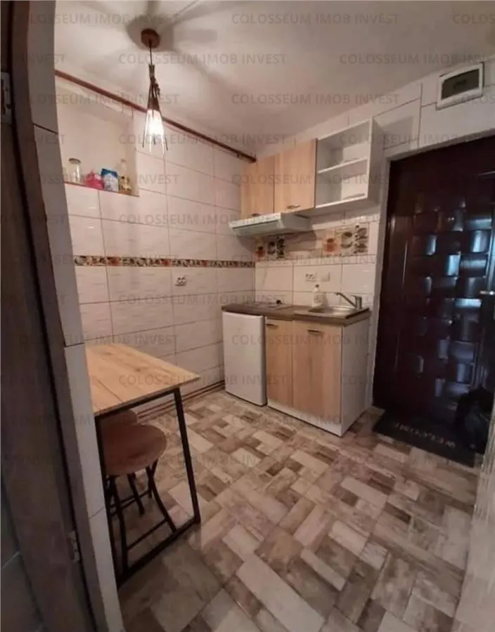 Camera de camin cu baie si bucatarie - zona Bartolomeu - foto 4