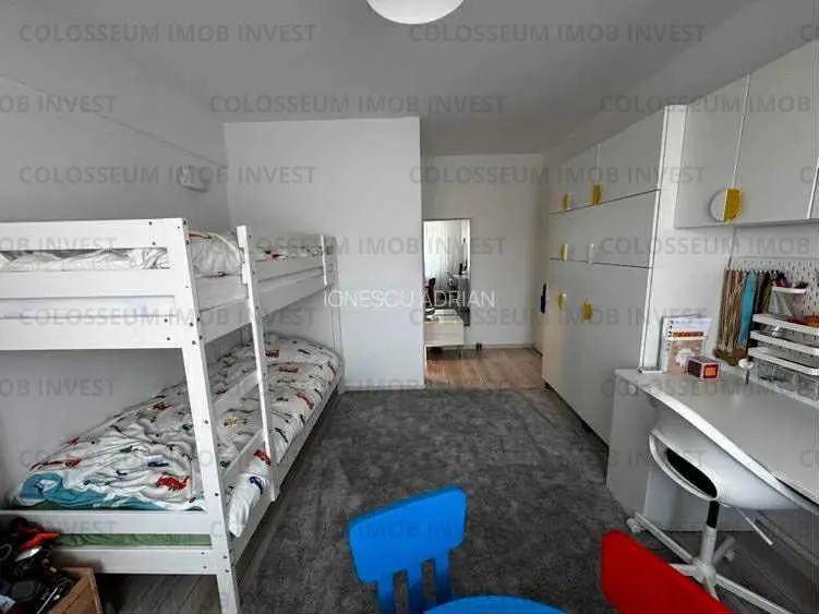 Apartament 3 camere, decomandat - zona Tractorul - foto 10
