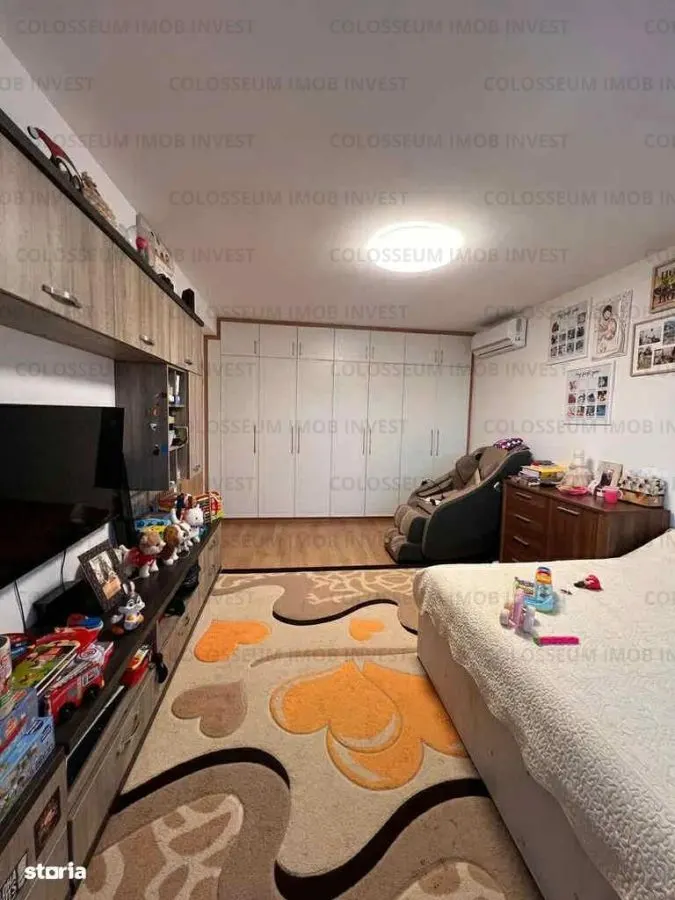 Apartament 2 camere, decomandat - zona Tractorul - foto 2