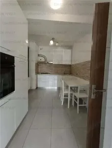 Apartament 2 camere, decomandat - zona Tractorul - foto 5