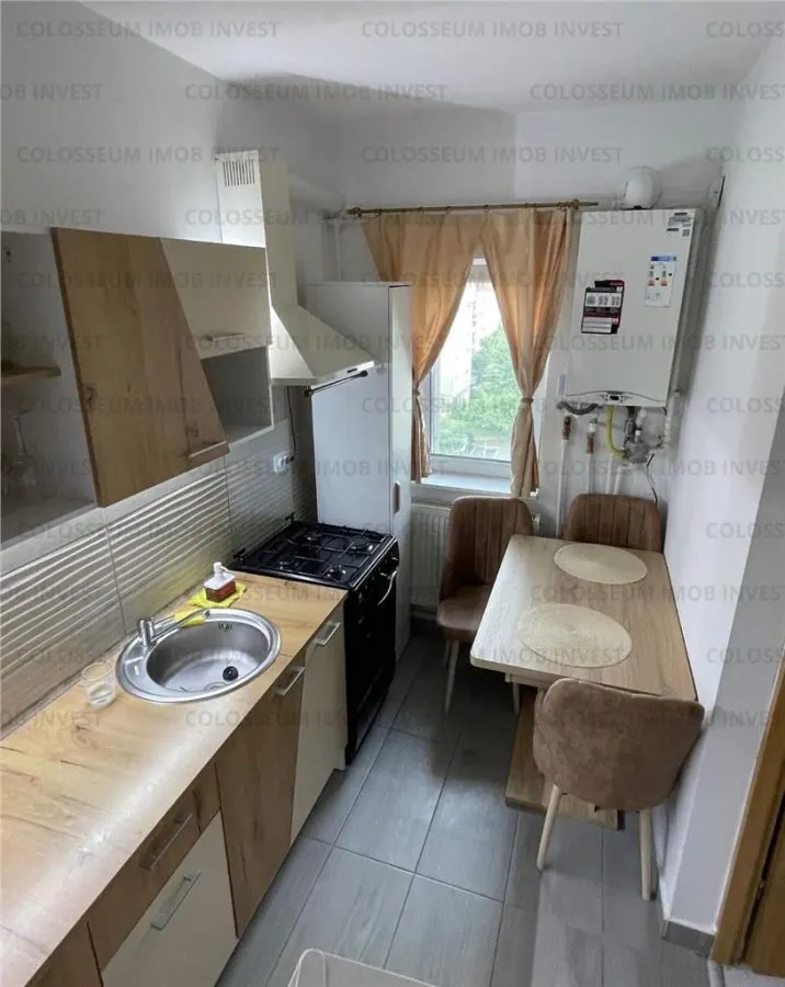 Apartament 2 camere, semidecomandat - zona Garii - foto 6