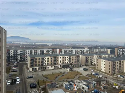 Apartament 3 camere, decomandat - zona Tractorul - foto 1