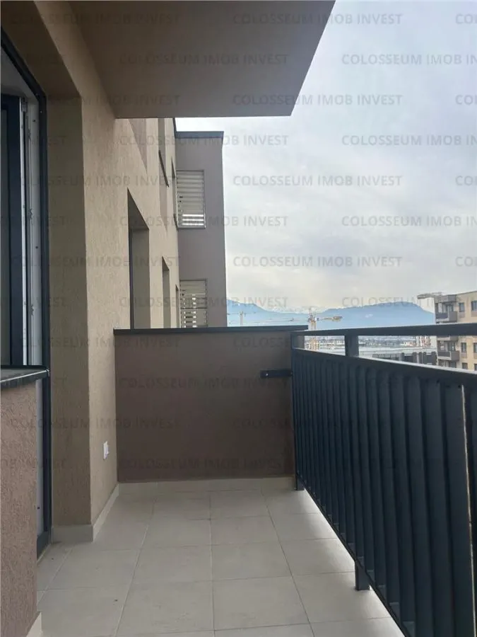 Apartament 3 camere, decomandat - zona Tractorul - foto 3
