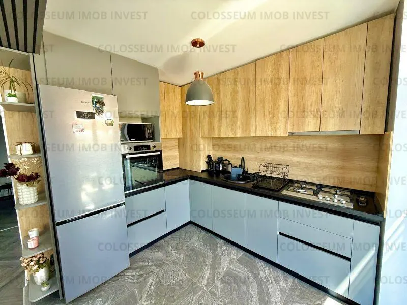 Casa cu 4 camere, decomandat - zona Sanpetru - foto 13