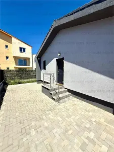 Casa cu 4 camere, decomandat - zona Sanpetru - foto 25