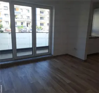 Apartament 3 camere, decomandat - zona Tractorul - foto 2