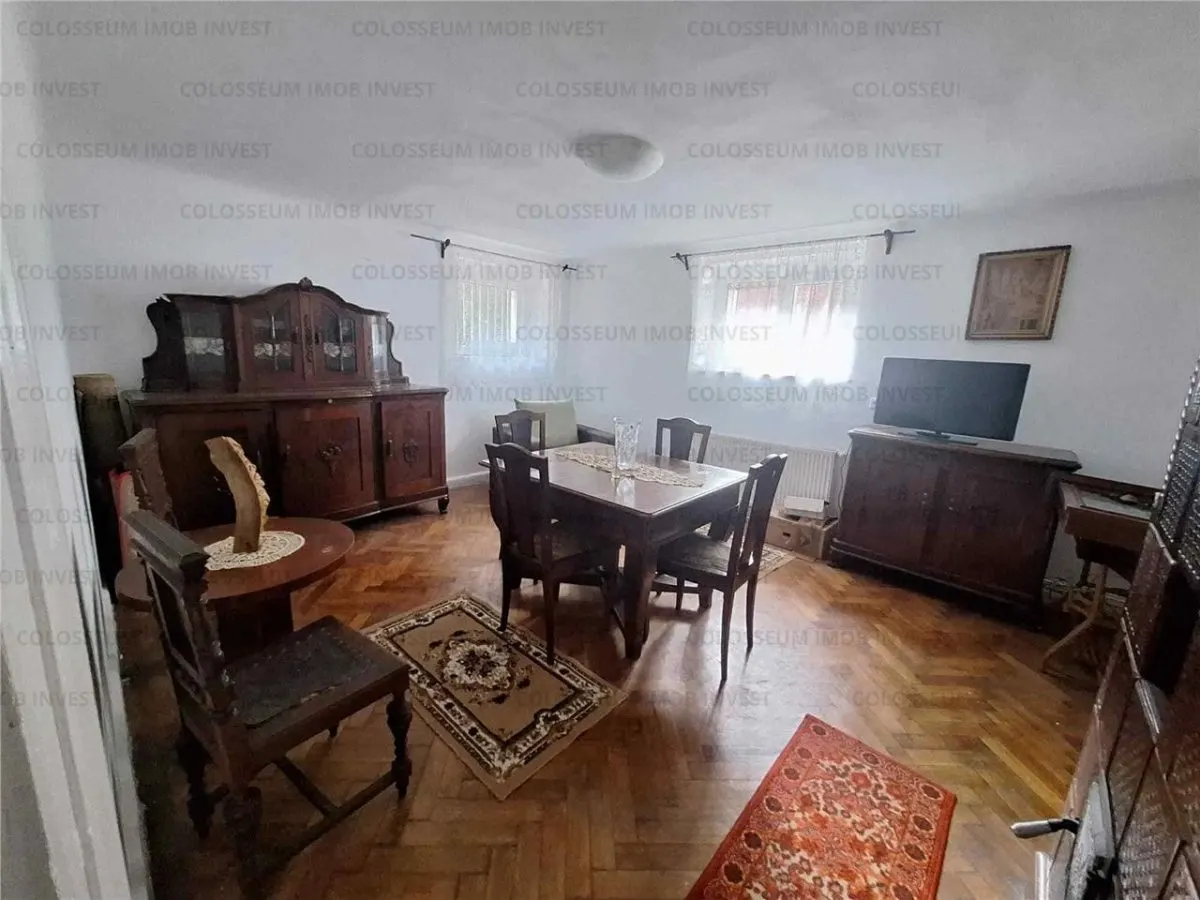 Apartament 3 camerere, decomandat - zona Central - foto 1