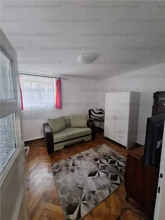 Apartament 3 camerere, decomandat - zona Central - foto 3