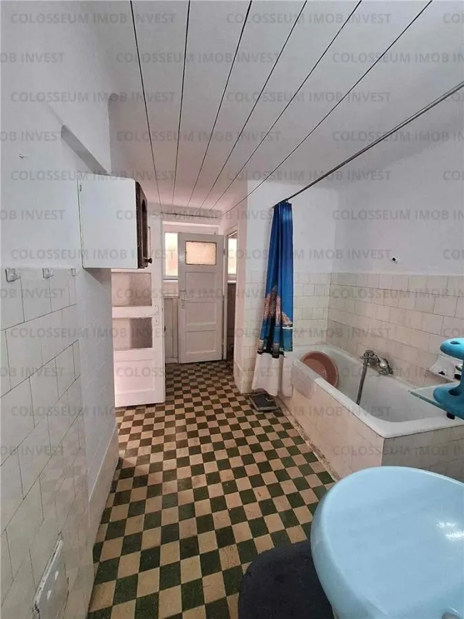 Apartament 3 camerere, decomandat - zona Central - foto 7