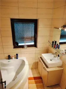 Apartament 3 camere, decomandat - zona Sanpetru - foto 6