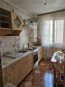 Apartament 3 camere, decomandat - zona Astra - foto 4