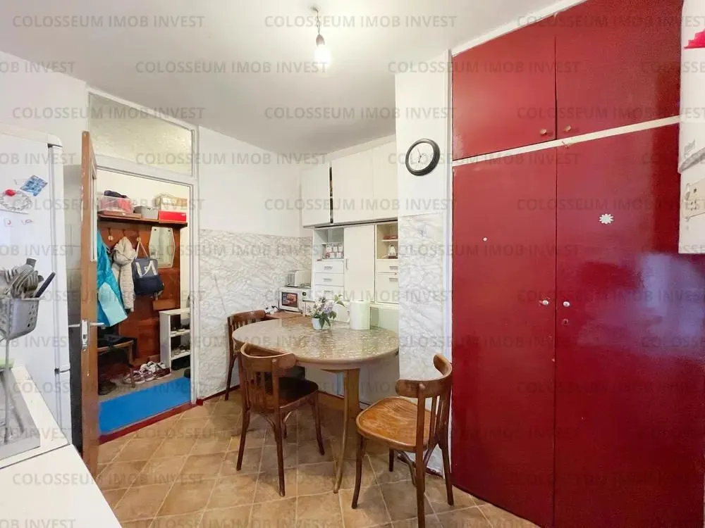 Apartament 3 camere,decomandat - zona Centru Civic - foto 6