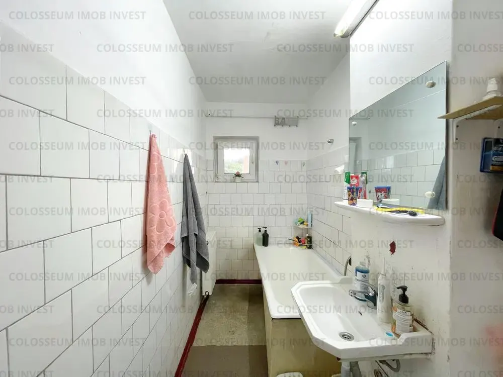 Apartament 3 camere,decomandat - zona Centru Civic - foto 7
