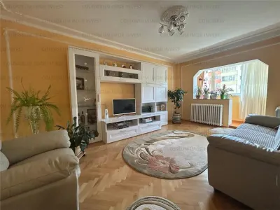 Apartament 4 camere, decomandat - zona Calea Bucuresti - foto 2