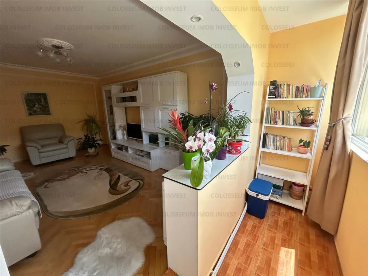 Apartament 4 camere, decomandat - zona Calea Bucuresti - foto 4