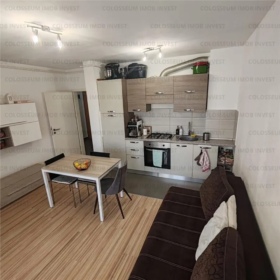 Apartament cu 2 camere, decomandat - zona Tractorul - foto 1