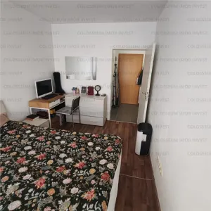 Apartament cu 2 camere, decomandat - zona Tractorul - foto 3