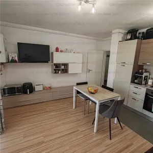 Apartament cu 2 camere, decomandat - zona Tractorul - foto 4