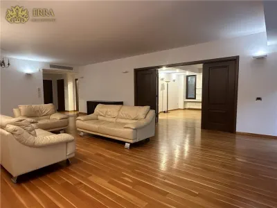Apartament 200mp, terase, garaj. - foto 2