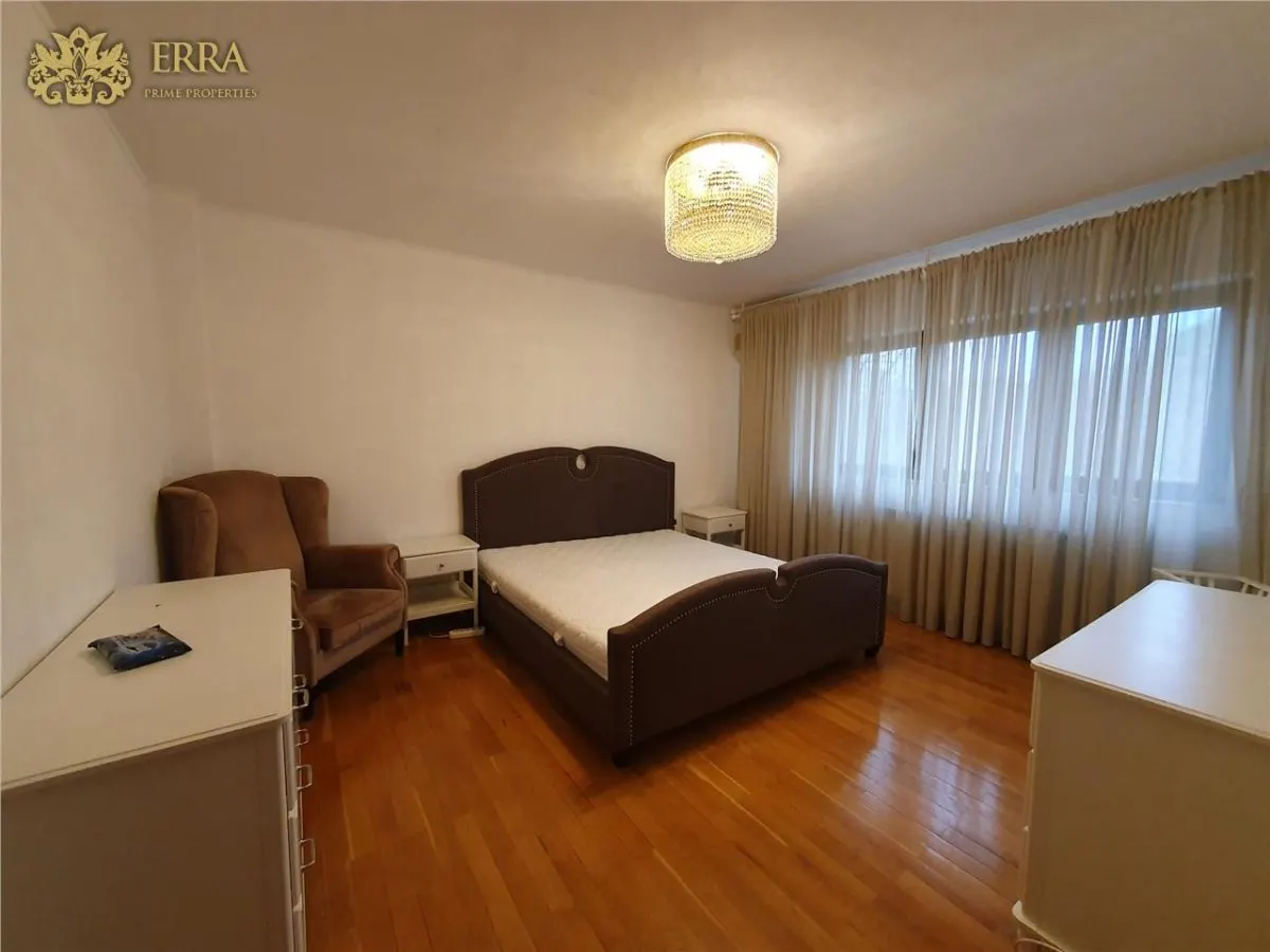 Vila cu piscina, 4 locuri parcare, 860mp teren. Iancu Nicolae - foto 15