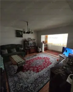 Apartament cu 3 camere, decomandat - zona Racadau - foto 1