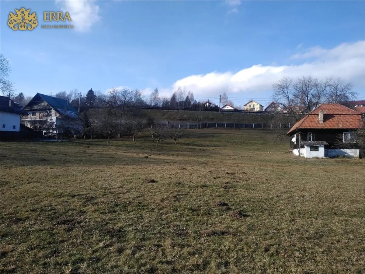 Teren cu vedere spectaculoasa, pretabil pensiune. Moeciu. - foto 4