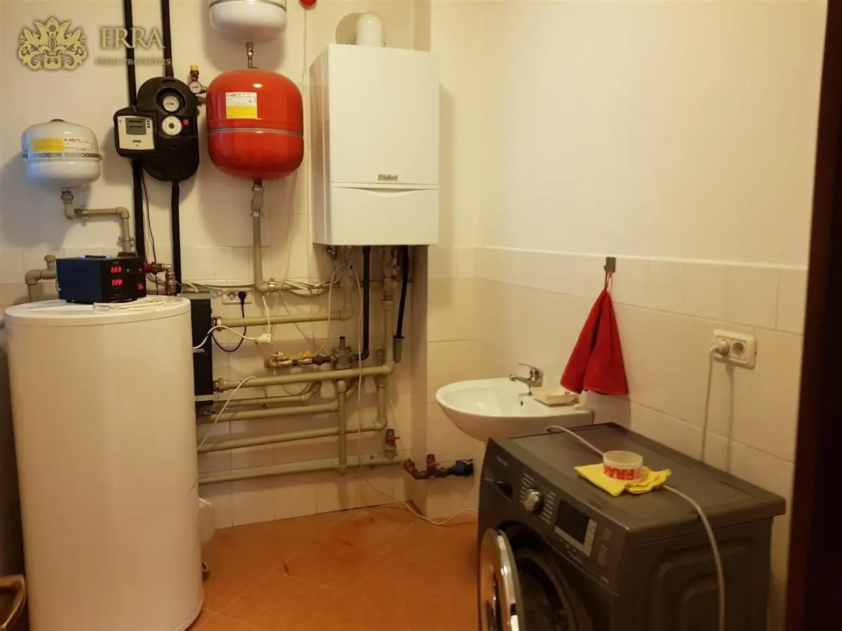 Vila cocheta, 6 camere, piscina. - foto 17