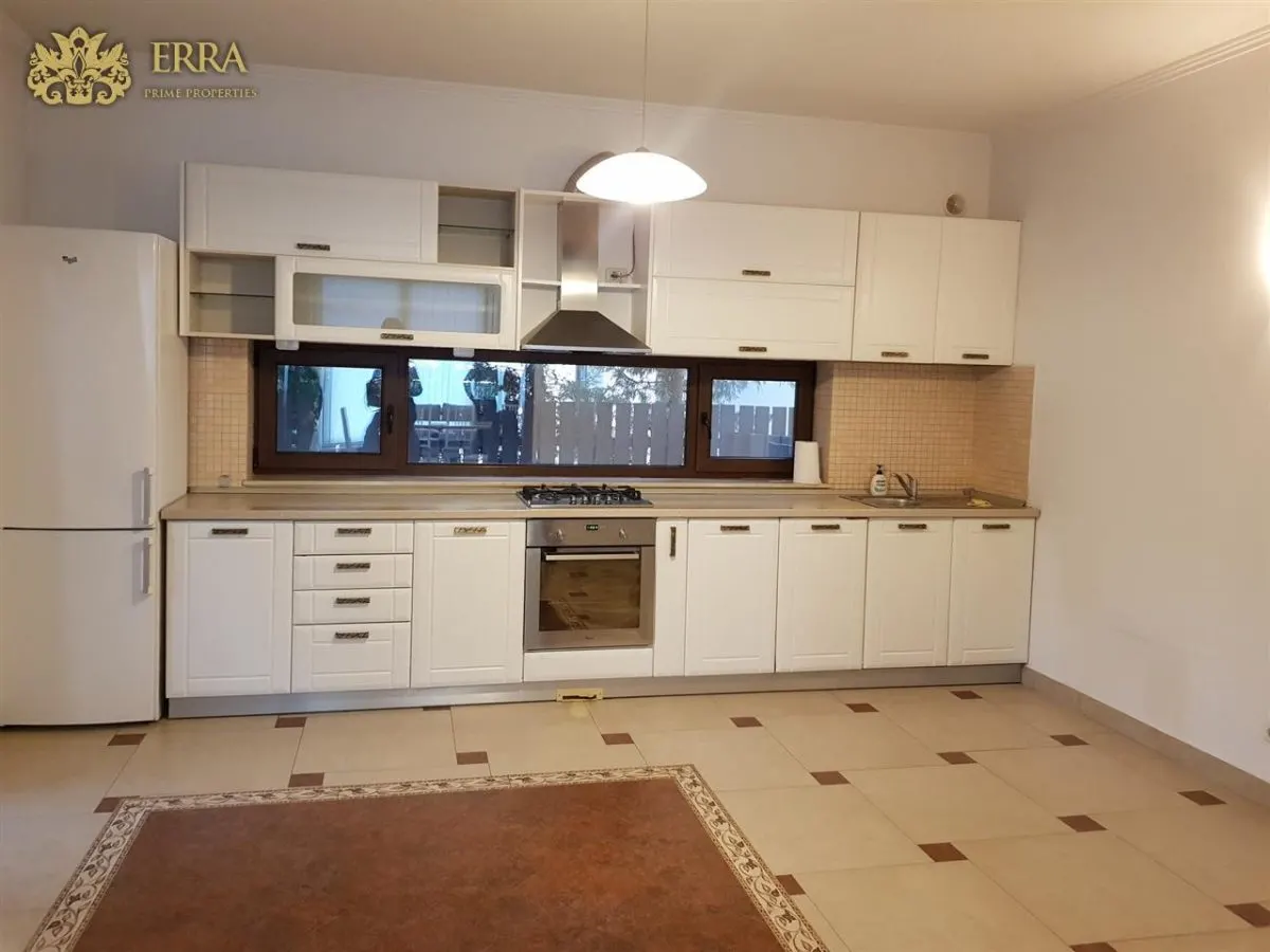 Vila cocheta, 6 camere, piscina. - foto 3