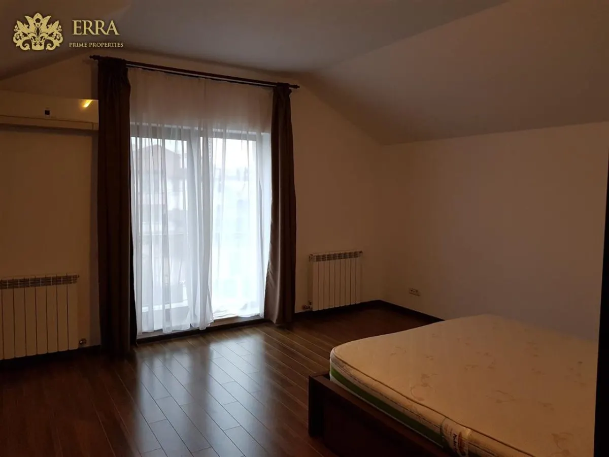 Vila cocheta, 6 camere, piscina. - foto 9