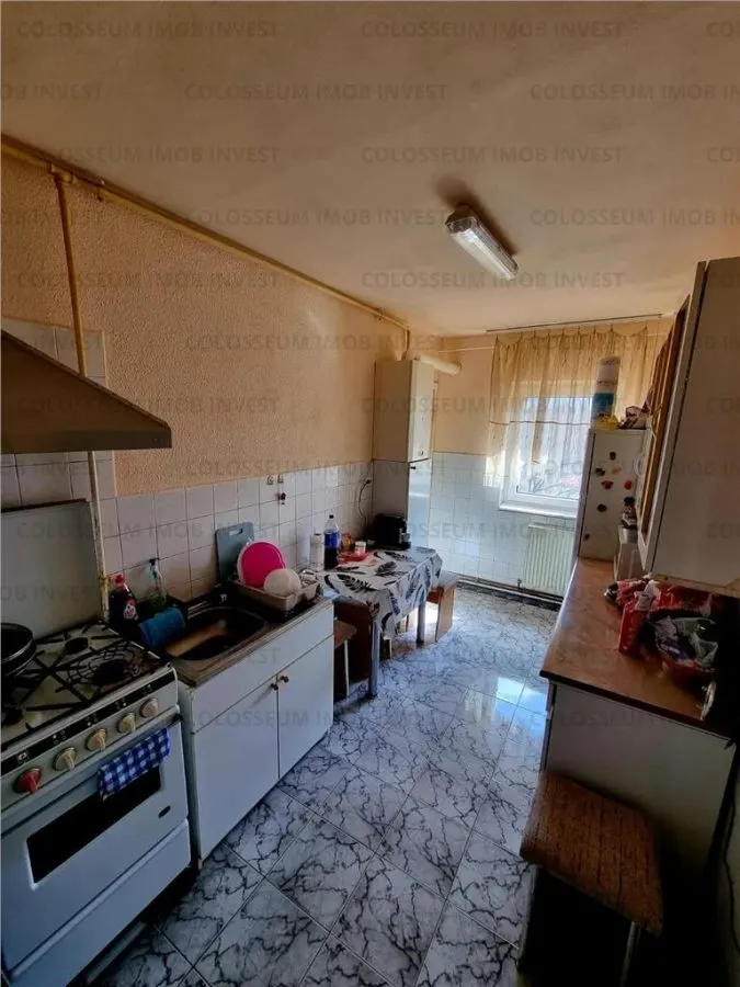 Apartament cu 2 camere, decomandat - zona Tractorul - foto 1