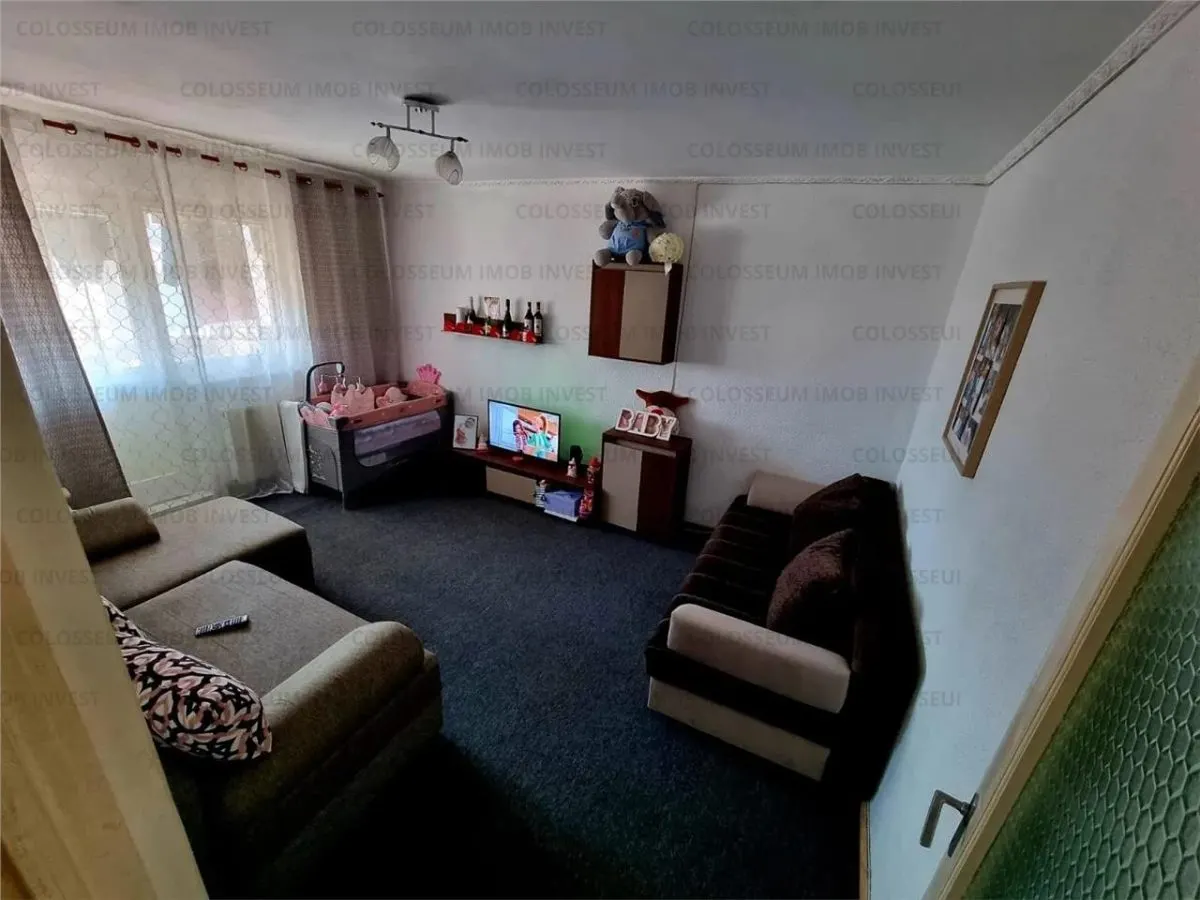 Apartament cu 2 camere, decomandat - zona Tractorul - foto 3