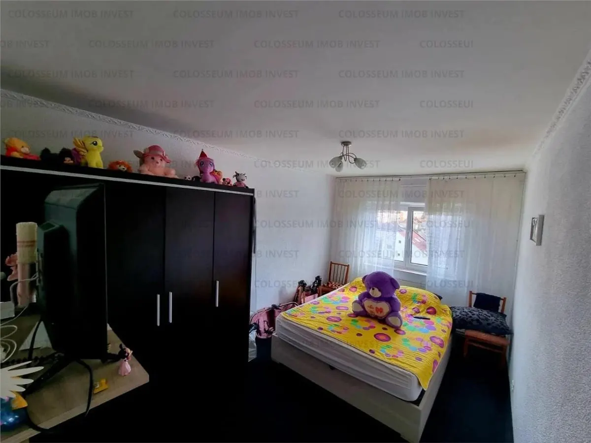 Apartament cu 2 camere, decomandat - zona Tractorul - foto 4