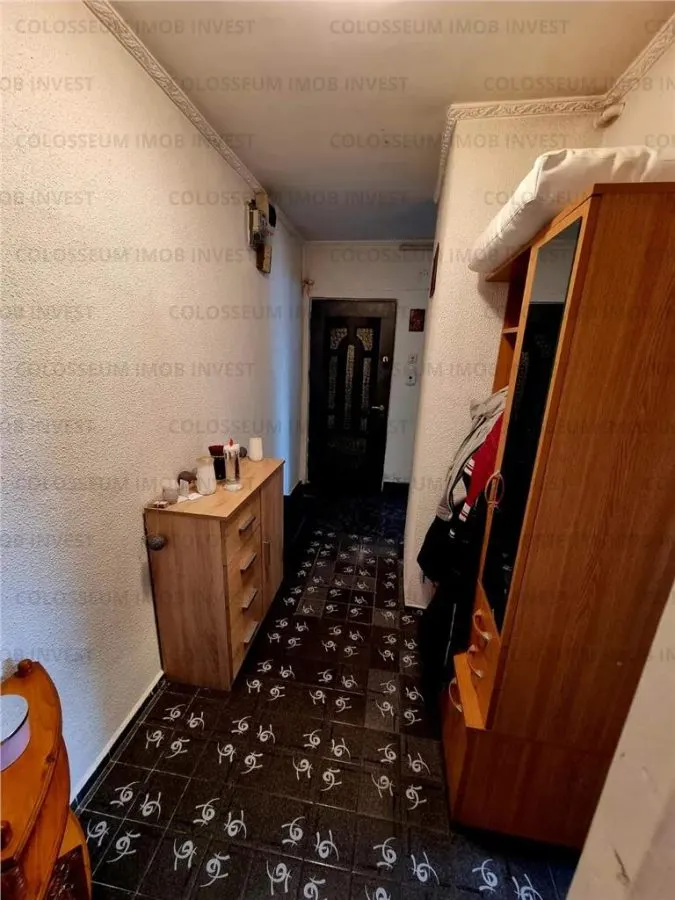 Apartament cu 2 camere, decomandat - zona Tractorul - foto 5